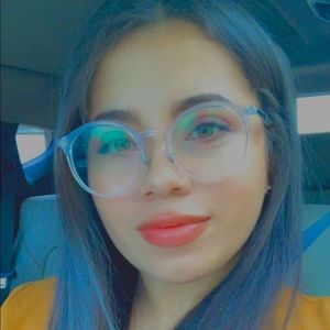 Meet your Posher, Katiana